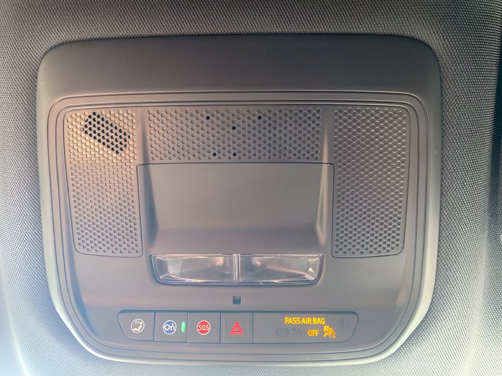 Used 2024 Chevrolet Equinox EV RS FWD image 21