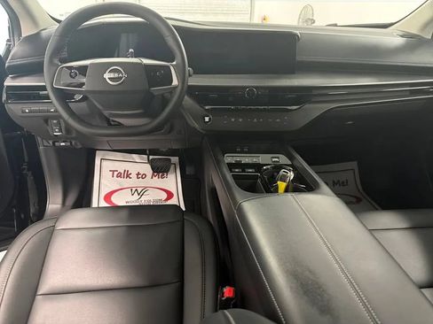 Used 2025 Nissan Murano SV AWD/4WD image 14