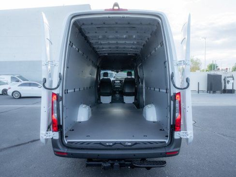 Used 2026 Mercedes-Benz Sprinter 2500 image 9