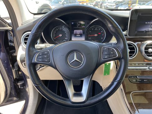 Used 2019 Mercedes-Benz GLC 350e 4MATIC w/ Premium Package image 11