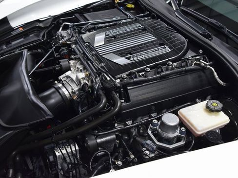 Used 2015 Chevrolet Corvette Z06 w/ 3LZ Preferred Equipment Group image 27