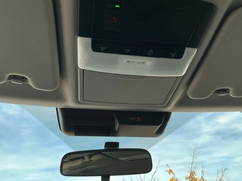 Used 2024 Mitsubishi Outlander SE image 35