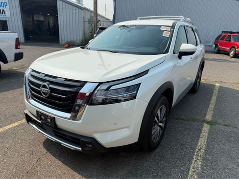 Used 2023 Nissan Pathfinder SL AWD/4WD image 1