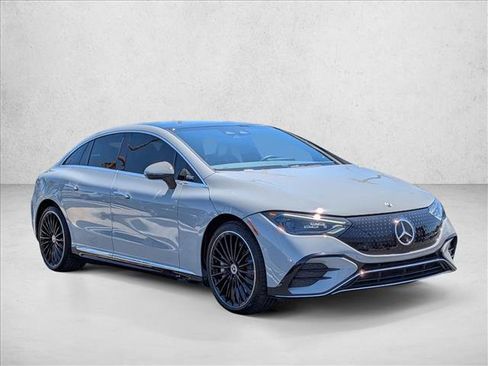 Used 2023 Mercedes-Benz EQE 500 4MATIC Sedan image 3