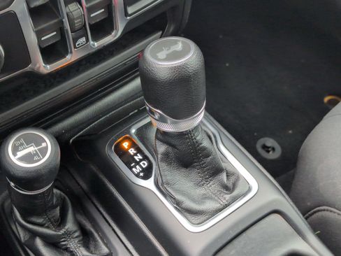 Used 2021 Jeep Wrangler Unlimited Sport image 22