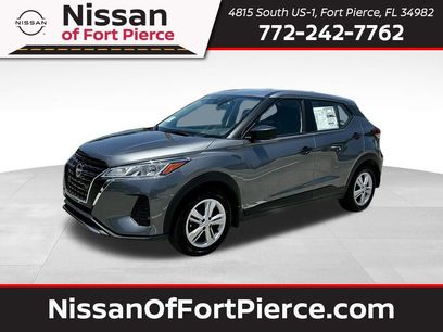 New 2025 Nissan Kicks Play S
