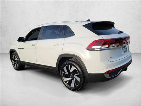 Used 2025 Volkswagen Atlas Cross Sport SE FWD image 7