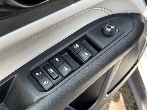 Used 2025 Jeep Compass Limited AWD/4WD image 15