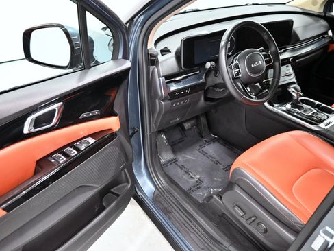 Used 2022 Kia Carnival SX Prestige FWD image 4