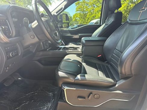 Used 2023 Ford F250 Platinum w/ FX4 Off-Road Package AWD/4WD image 11