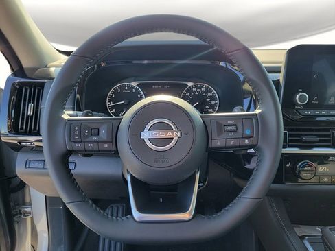 New 2025 Nissan Pathfinder SV image 25