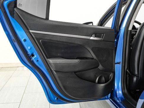 Used 2017 Hyundai Elantra Limited image 40