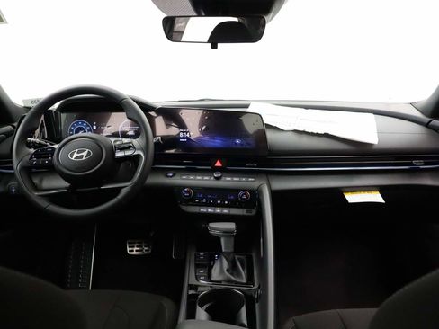 New 2026 Hyundai Elantra SEL Sport image 12