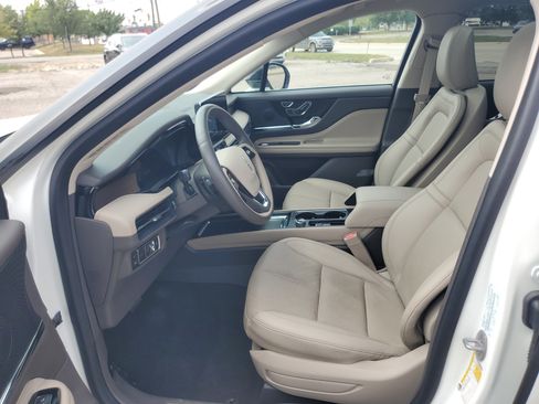 Used 2024 Lincoln Corsair Grand Touring AWD/4WD image 12