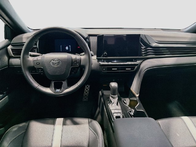 Used 2025 Toyota Camry SE FWD image 19
