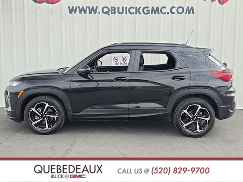 Used 2021 Chevrolet TrailBlazer RS w/ Sun and Liftgate Package FWD image 4