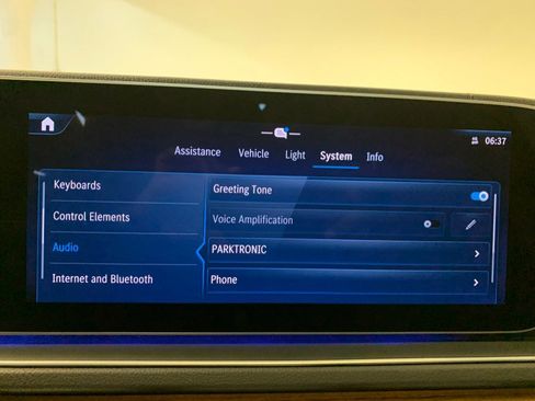 Used 2024 Mercedes-Benz GLE 350 4MATIC w/ AMG Line Exterior image 42