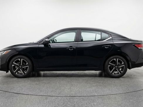 Used 2025 Nissan Sentra SV image 5