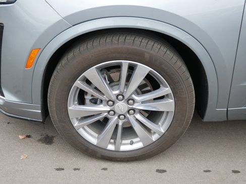 Certified 2023 Cadillac XT6 Premium Luxury image 4