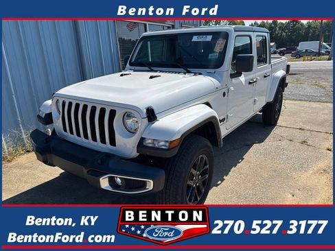 Used 2023 Jeep Gladiator Sport AWD/4WD image 1