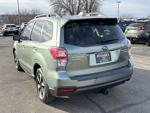 Used 2017 Subaru Forester 2.5i Premium image 4
