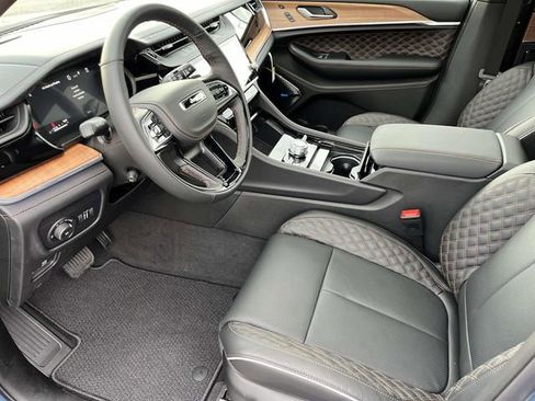 New 2026 Jeep Grand Cherokee Summit w/ Obsidian Package AWD/4WD image 21