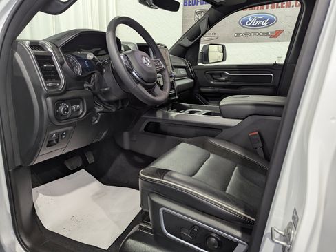 Used 2026 RAM 1500 Laramie AWD/4WD image 15