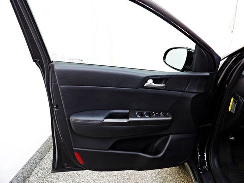 Used 2020 Kia Sportage S AWD/4WD image 9