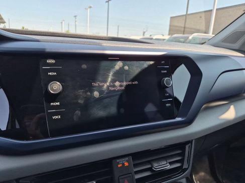 Used 2022 Volkswagen Taos SE FWD image 22