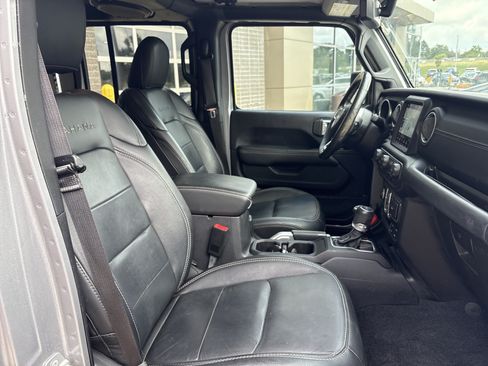 Used 2020 Jeep Wrangler Unlimited Sahara AWD/4WD image 24