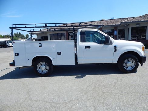 Used 2017 Ford F350 XL RWD image 9