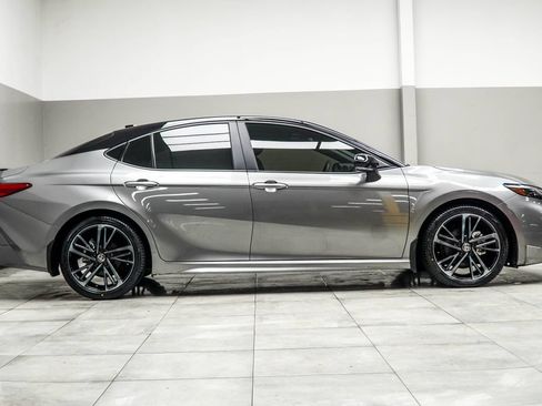 Used 2025 Toyota Camry XSE FWD image 7