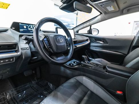 Certified 2025 Toyota Prius XLE FWD image 4