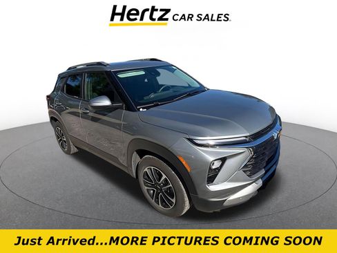 Used 2025 Chevrolet TrailBlazer LT image 1