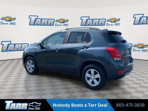 Used 2021 Chevrolet Trax LT w/ LT Convenience Package FWD image 6