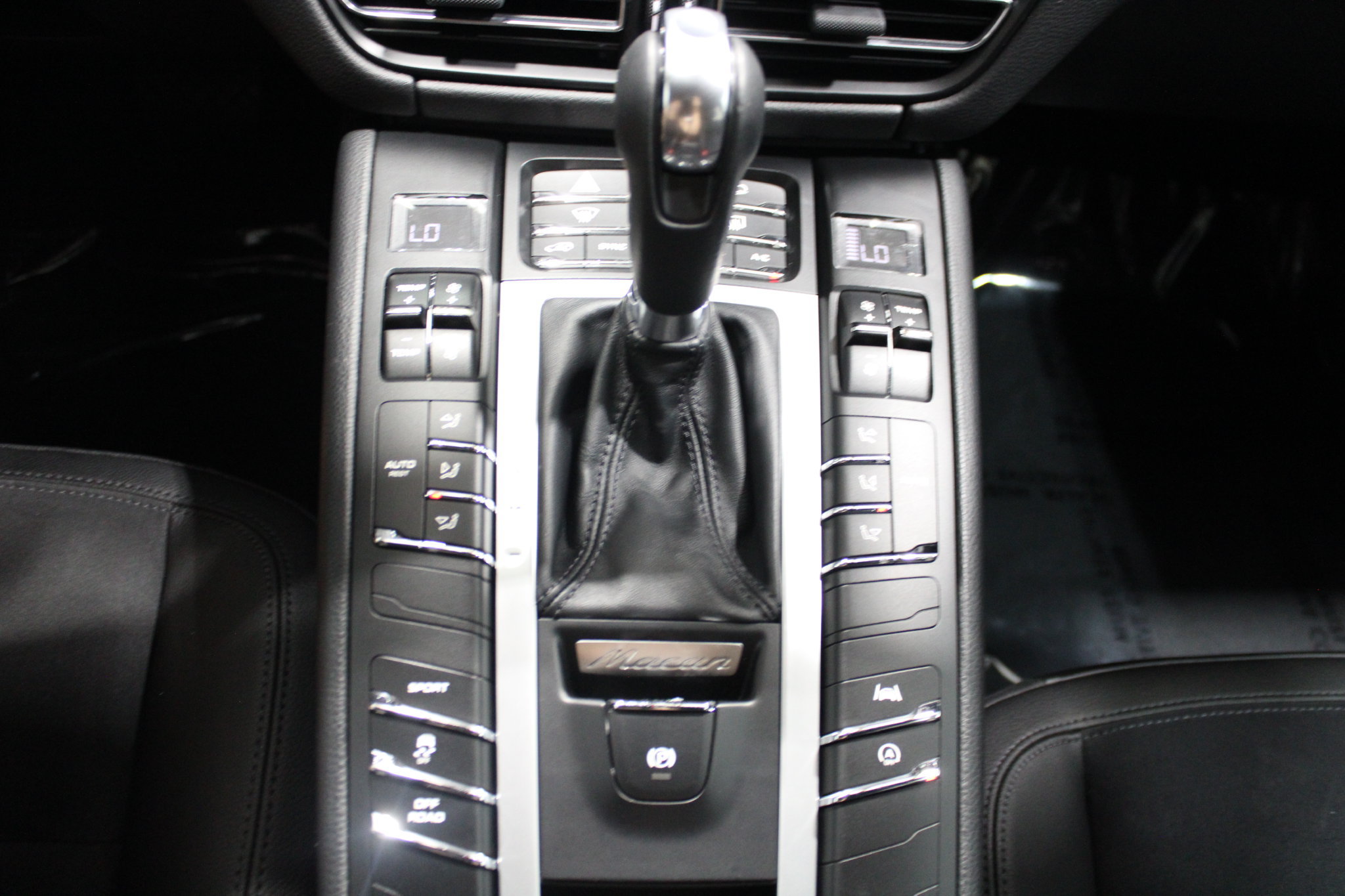 Used 2021 Porsche Macan S AWD/4WD image 33
