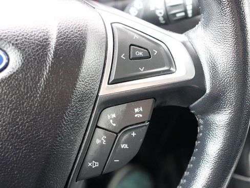 Used 2023 Ford Edge SEL image 29