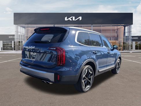 Used 2025 Kia Telluride S image 4