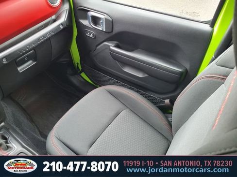 Used 2021 Jeep Wrangler Unlimited Rubicon AWD/4WD image 16
