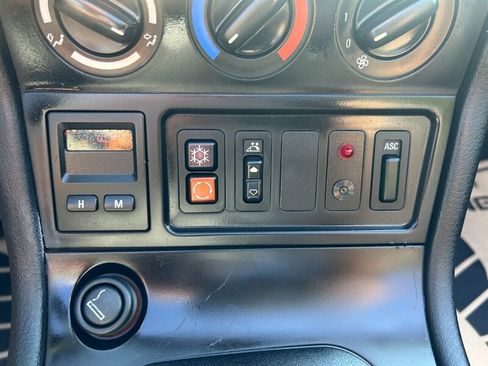 Used 1999 BMW Z3 2.5i image 16