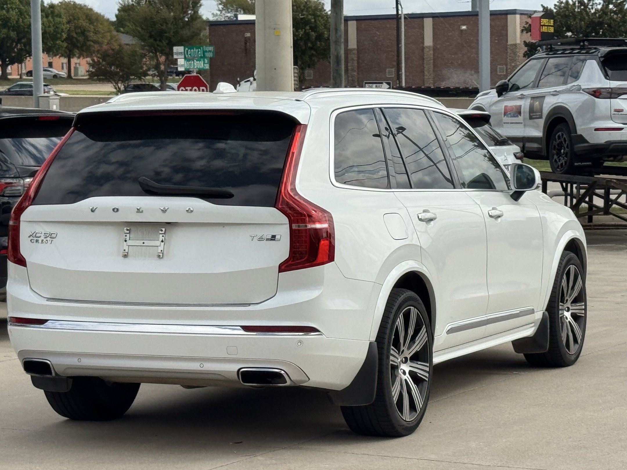 Used 2020 Volvo XC90 T6 Inscription w/ Protection Package Premier AWD/4WD image 4