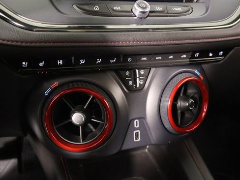 Used 2022 Chevrolet Blazer RS w/ Enhanced Convenience Package image 7