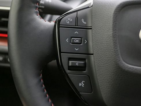 Used 2024 Toyota Prius Prime FWD image 32