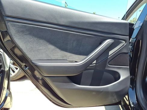 Used 2018 Tesla Model 3 Long Range RWD image 23