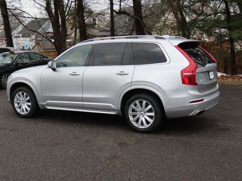 Used 2018 Volvo XC90 T6 Momentum w/ Convenience Package image 3