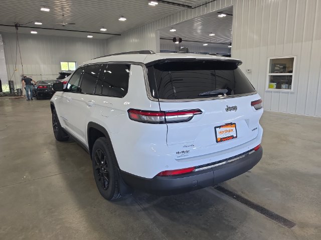 Used 2023 Jeep Grand Cherokee L Limited w/ Trailer Tow Group (B) AWD/4WD image 6