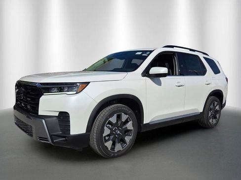 New 2026 Honda Pilot Touring image 3