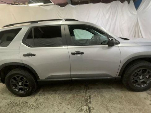 Certified 2025 Honda Pilot TrailSport image 9
