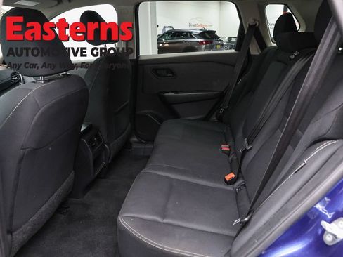 Used 2023 Nissan Rogue S AWD/4WD image 22