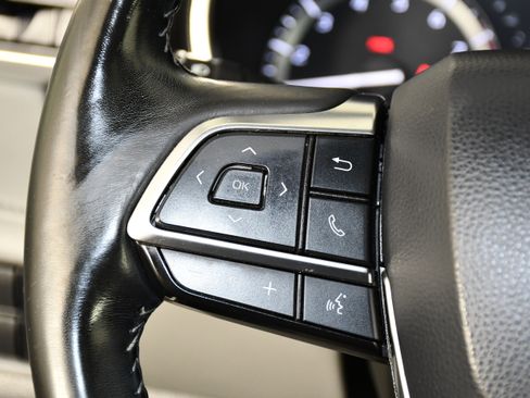 Used 2021 Toyota Highlander XLE image 20